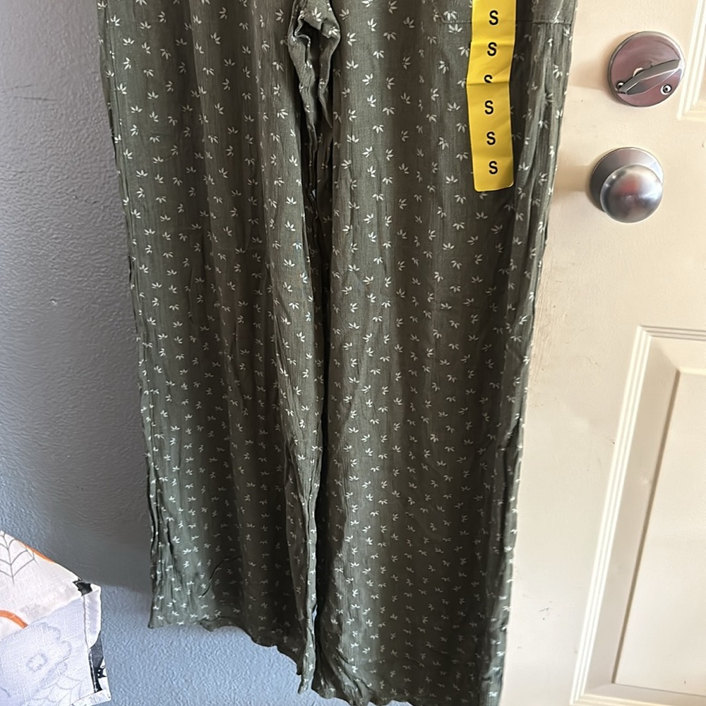 Pants - Picture 2 of 4